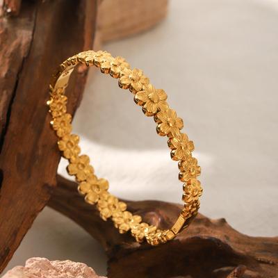 Europäischer und Amerikanischer Blumen-Patchwork 18k Gold Edelstahl Armreif - Elegantes Leichter Luxus Armband für Damen
