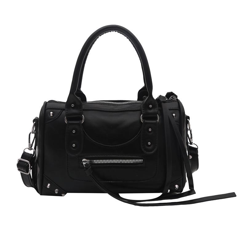 

Rivet fan car personalized zipper women s bag new simple commuter shoulder crossbody handbag чёрный