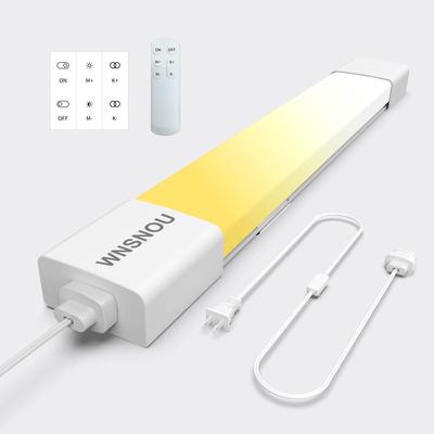 Esta luminária LED fluorescente sob o armário possui um plugue e é regulável de 3000K a 6500K. Também inclui um painel de controle sem fio e