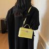 Minimalist Crossbody Bag For Women With Synthetic Leather And Zipper Closure For Daily Use