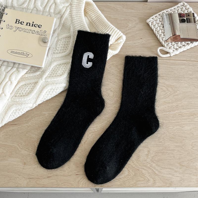 

Wool Socks for Women Autumn and Winter, Embroidered Letter Cashmere Socks, Thickened and Warm Pile Socks 1 pair чорний