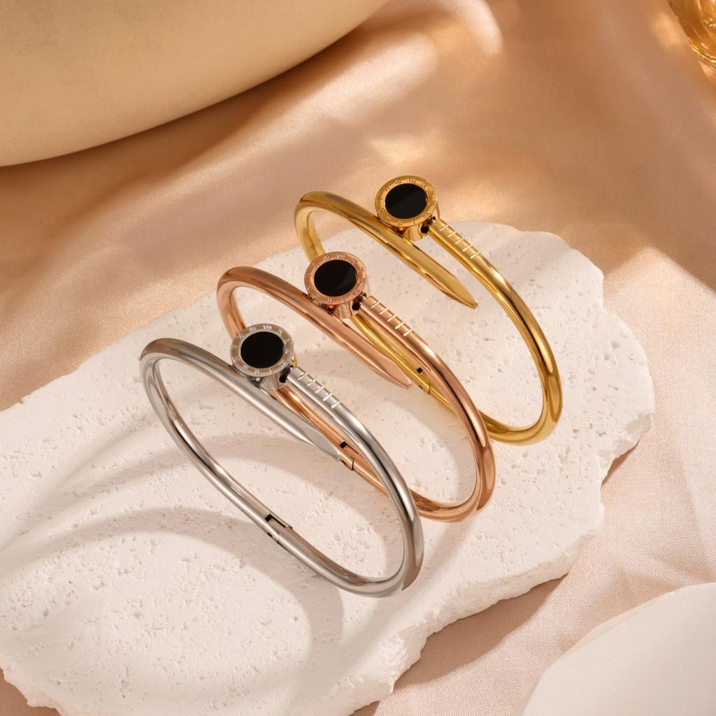 Htpwe Stainless Steel Roman Numeral Nail Bracelet Women's Plated 18k Gold Couple Holiday Gift Bracelet Party Daily Zircon