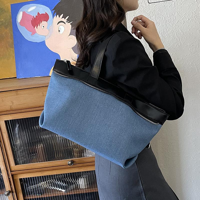 

Denim tote bag 2025 spring new casual large-capacity shoulder bag Korean version of premium underarm bag 41*14*23 синий