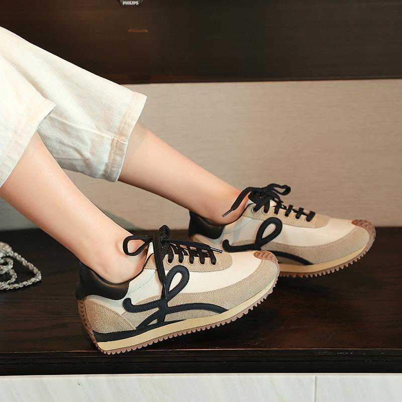 

Leather retro waffle casual sports shoes women s 2025 new color matching versatile thick-soled height-increasing German training shoes Forrest 35