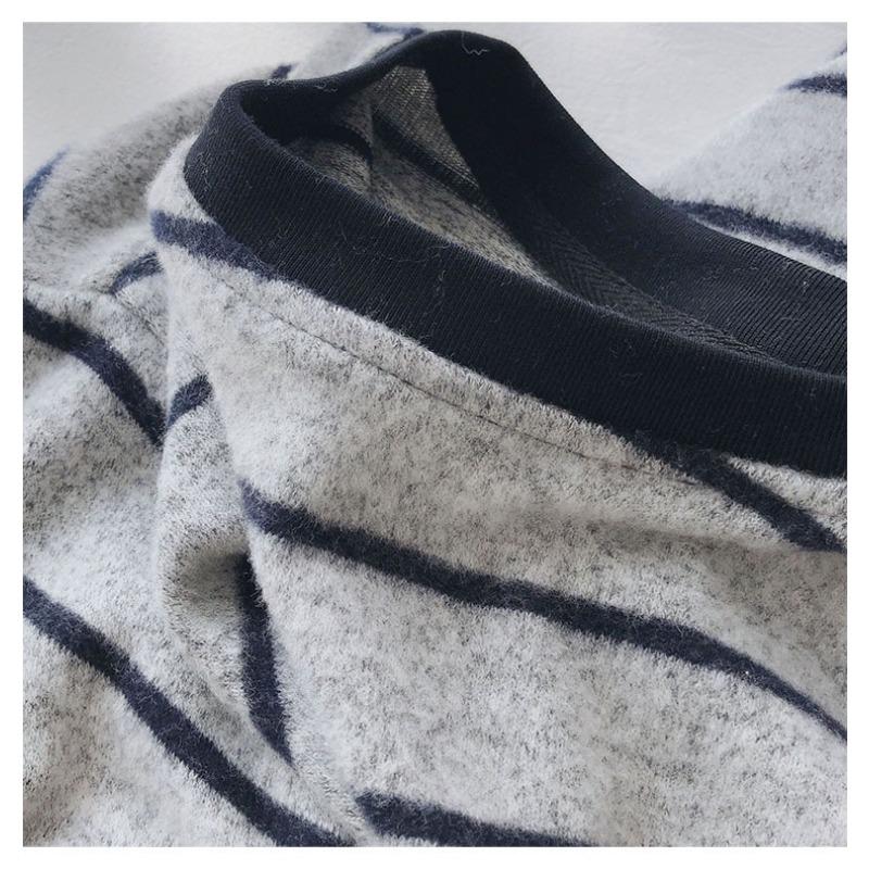 Striped Long-sleeved Round Neck Women's Spring and Autumn New Design Loose Bottoming Shirt