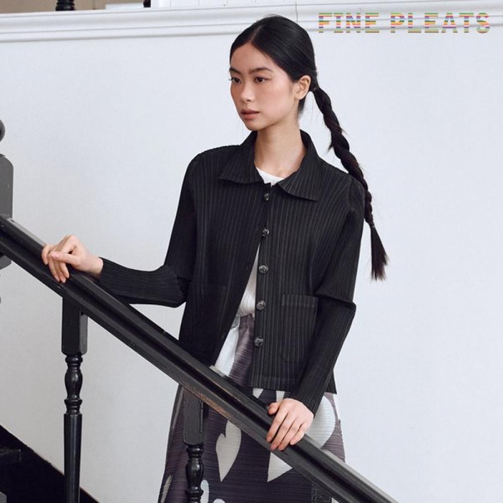 Fine Pleats Button Jacket Black FREE
