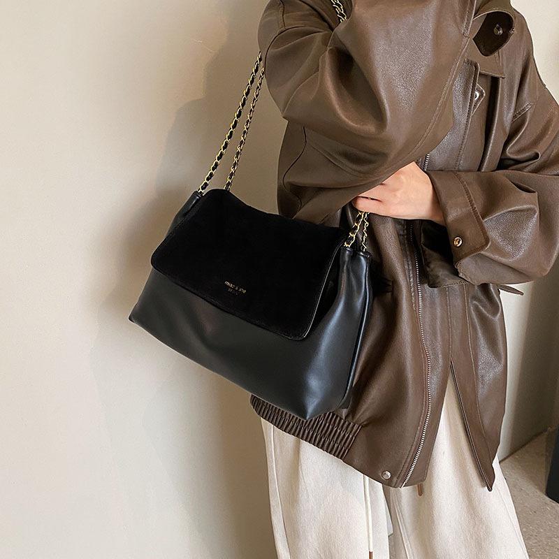 Soft PU Leather Totes Bag New Women's Golden Chains High Quality Large Capacity One Shoulder Bag Solid Versatile Crossbody Bag