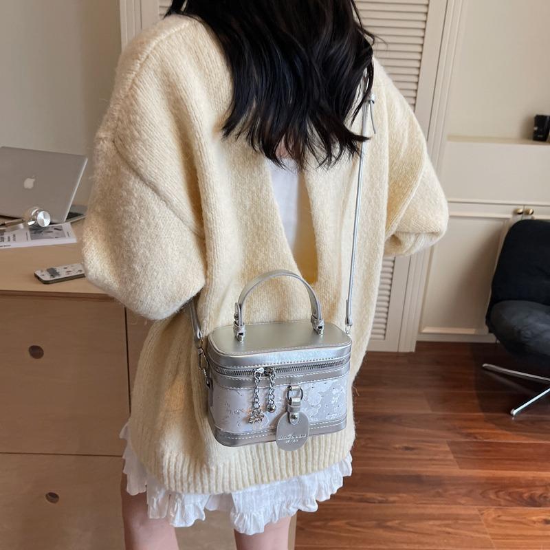 Retro Texture Small Bag Women's New Niche Portable Box Bucket Bag Versatile Oblique Span Bag