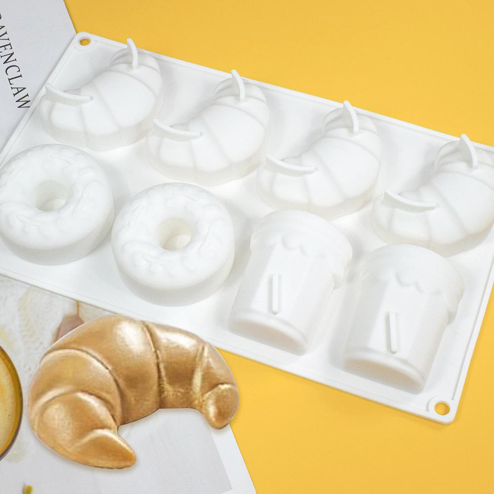 New 8Holes Cow Horn Bun Donut Cake Silicone Mold French Mousse Pastry Chocolate Molds DIY Home Baking Mould Bakeware Tools