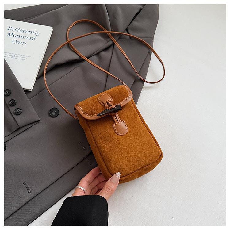 Corner Buckle Mobile Phone Bag 2025 New Fashion Popular Small Square Bag Mini Retro Plush Contrasting Color Shoulder Messenger Bag