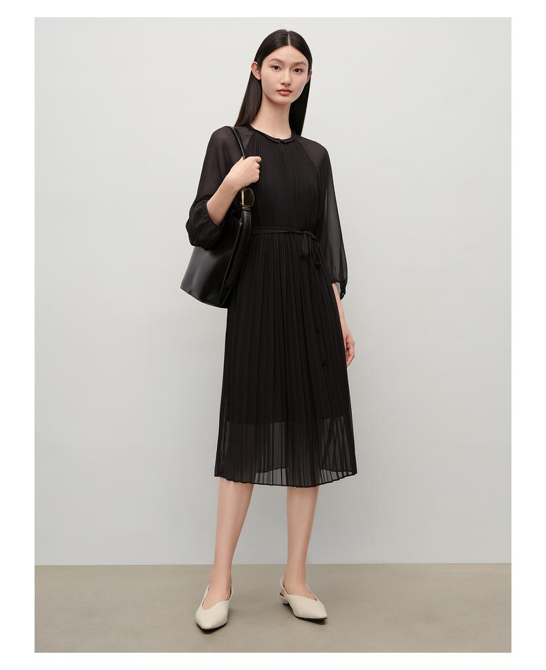 Jiuzi Anna Kou Elegant Three Bedroom Wind Pressure Pleated Hanging Waist Graceful Dress Women's Clothing 2024 Autumn New Item