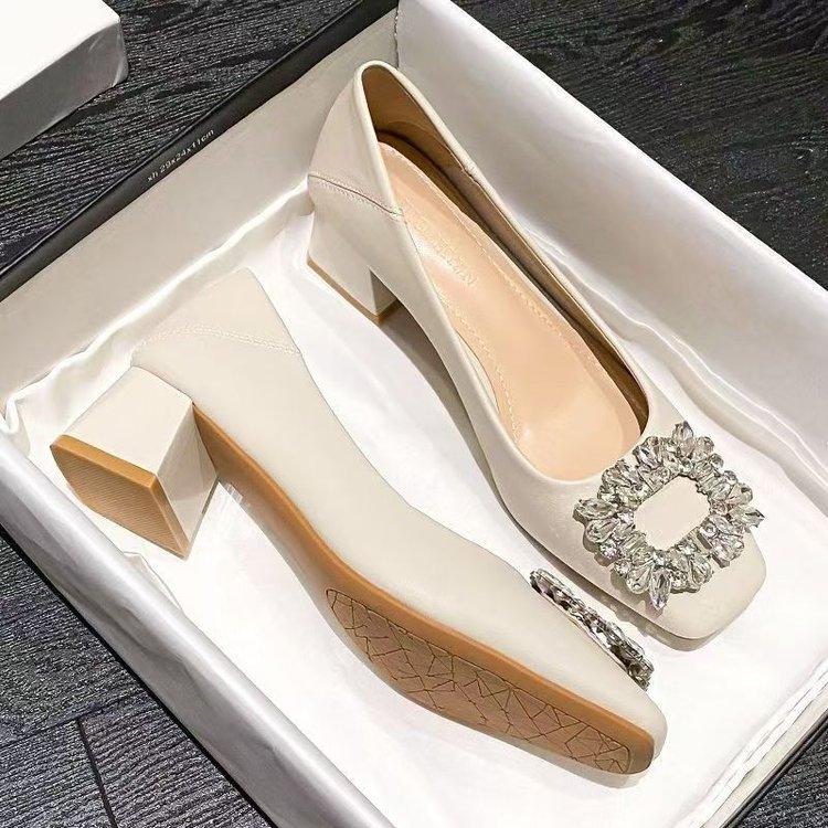 

Туфли-лодочки на высоком толстом каблуке с квадратным носком, женские, весна 2025, новые, телесные, универсальные, под юбку, из французской лакированной кожи, на среднем каблуке, женские 40