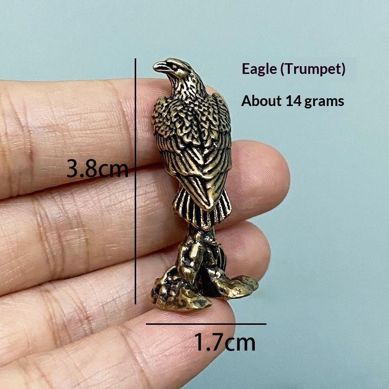 Vintage Alloy Eagle Statue With Exquisite Carved Details Antique Finish For Home Office Decor Gifts