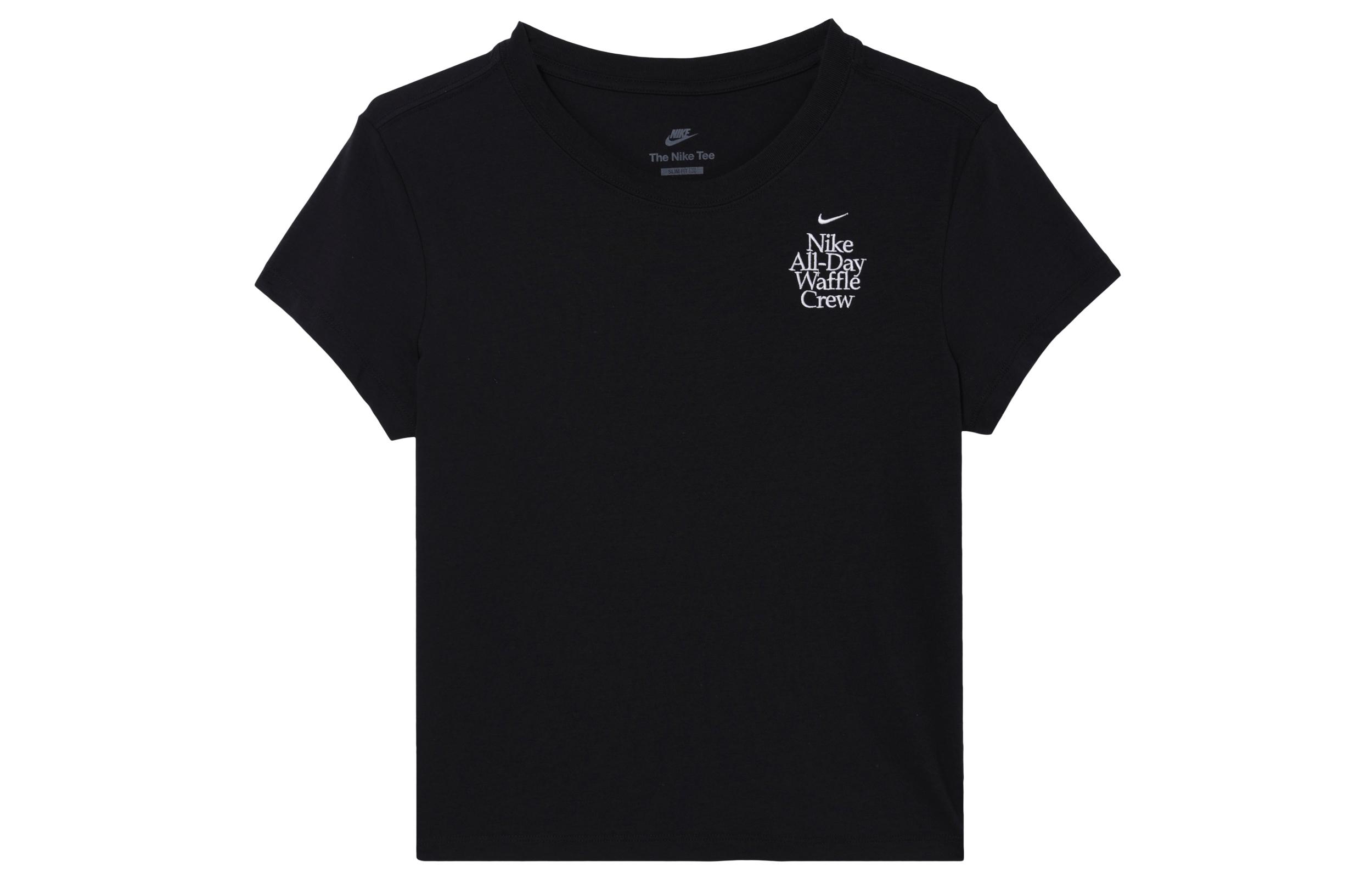 Nike Sportswear Women s Letter Strawberry Print Crewneck T-Shirt Black HQ1196-010 S