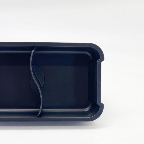 OSK Snoopy Black Lunch Box, 500ml, Made In Japan, Divided, Microwave and Dishwasher Safe, Integrated Gasket, Easy To Clean, Stain Resistant, Antibacte