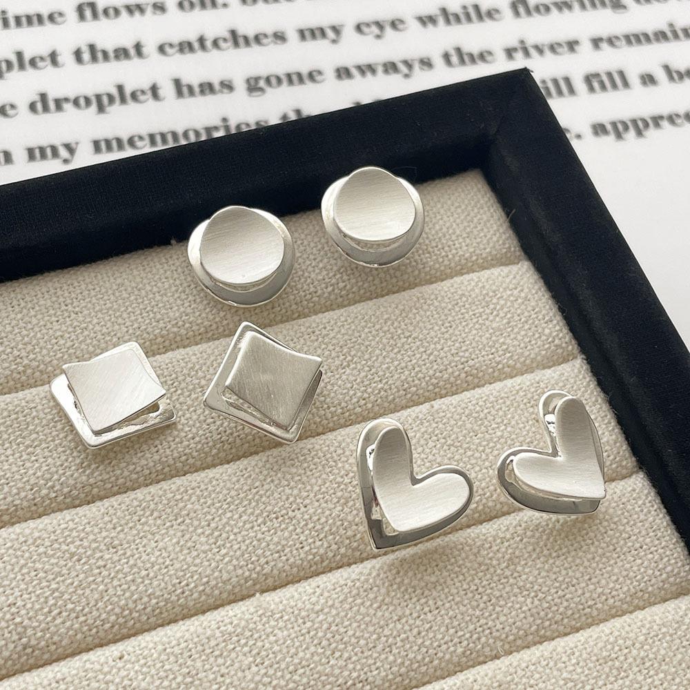 Unique Design Silver Color Love Heart Stud Earrings for Women Personality Versatile Brushed Delicate Earing Fashion Jewelry