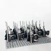 21Pcs/lot Dane Iron Feet Eomer Rohan Warriorr Vs Uruk Hai Army Figrues With Shield Sword Bow Spear Building Blocks Toys for Kids