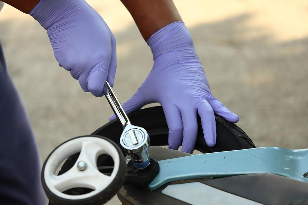 Nabis Nitrile L 1 Box General Medical Food Sanitation Act Compliant Gloves, Powderless, Size, (100 Pieces), Equipment, / 8-9956-11