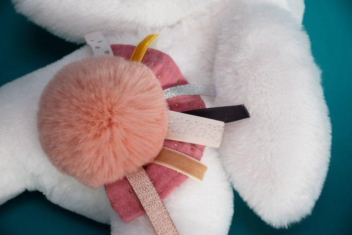 Doudou Et Compagnie - Peluche Lapin - 25 Cm - Lapin Pompom Blanc/Terracotta - Jolie Boîte Cadeau - Happy Boho - Happy Doudou To