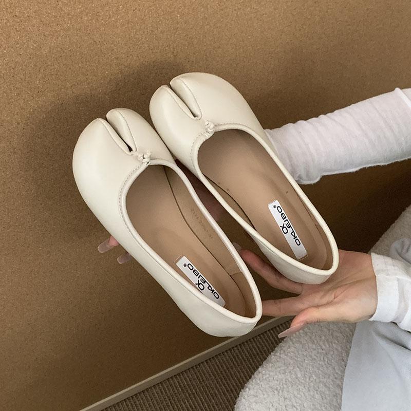 Fashion 2025 New Spring Autumn Fashion Strange Toe Women Flats Slip On Shoes Soft Female Shallow Footwear Ladies Flats With Shoes