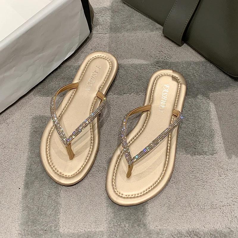 Fashion Rhinestone Slippers Women New Summer Shoes Women Fashion Bling Flip Flops Soft Comfort Flat with Slippers Gold Beach Sandals