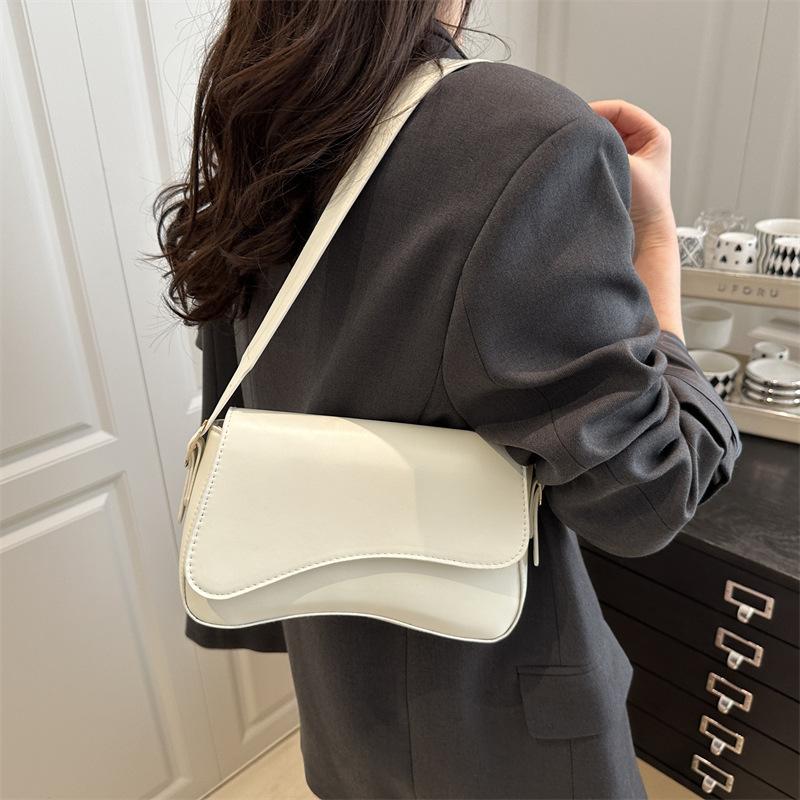 2025 New Flip Magnetic Buckle Foreign Casual Texture Design Simple Solid Color Crossbody Underarm Shoulder Small Square Women's Bag