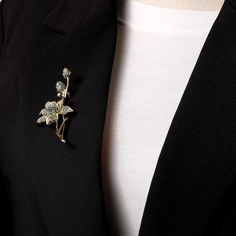 Elegant Magnolia Luxury Temperament Brooch Women's High-end Flower Delicate Brooch Suit Sweater Pin Fixed Accessories