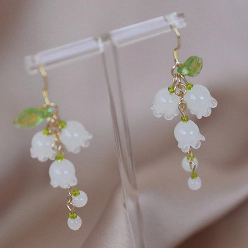 2025 New Sweet Temperament Bamboo White Lily Earrings, Small Fresh Valley Flower Asymmetrical Elegant Earrings.