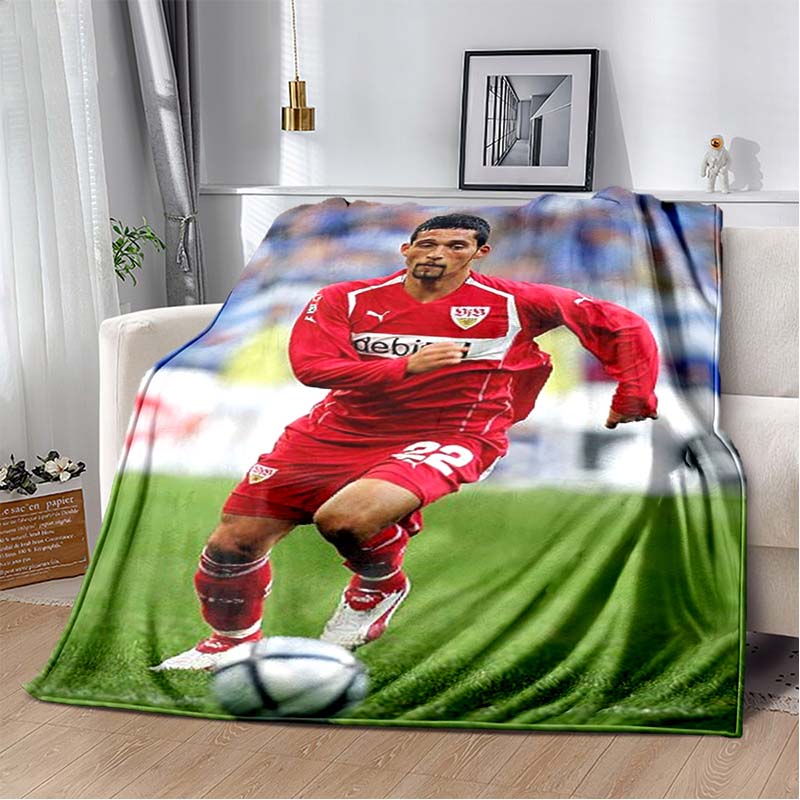 VfB Stuttgart Flanelldecke, Weiche Warme Überwurfdecke mit Fußballverein Logo Aufdruck, Gemütliche Bettwäsche für Fußballfans 80cm x 120cm