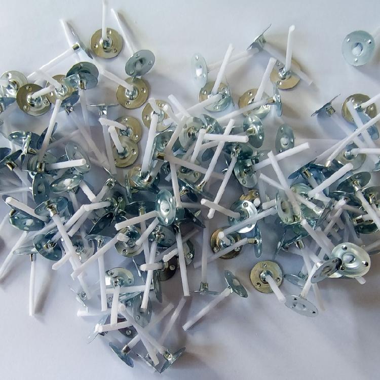 200Pcs Pre Tabbed Cotton Candle Wicks Cores with Metal Sustainer Base for DIY Tealight Candle Crafting and Home Use