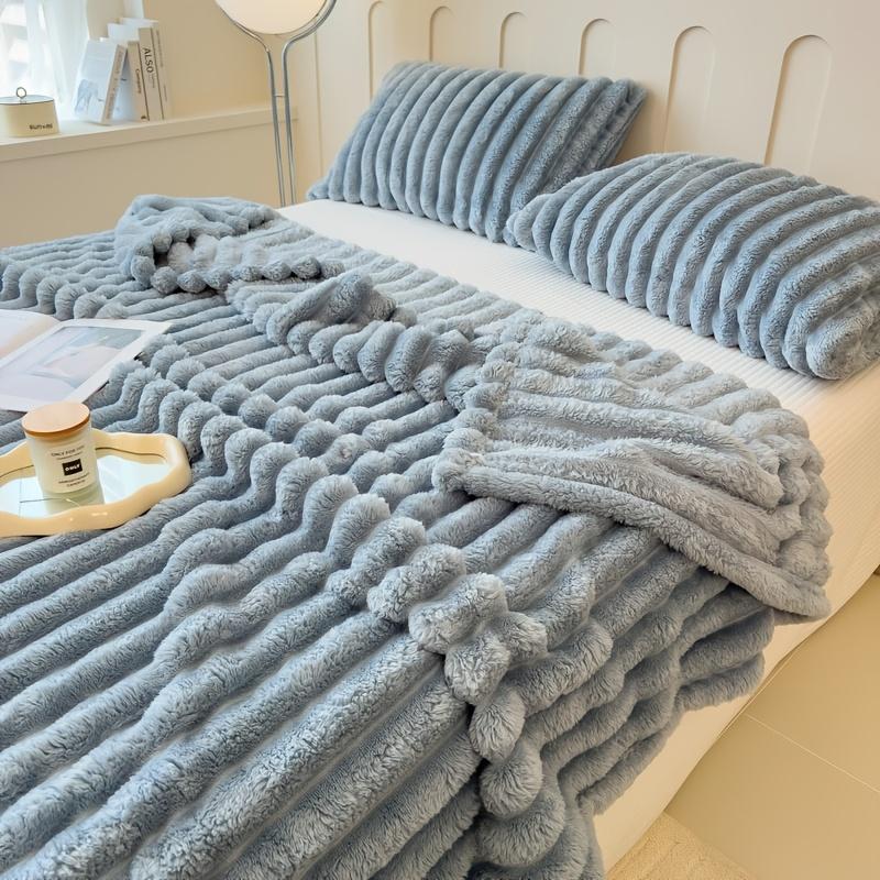 Blanket Soft and Comfortable Faux Rabbit Hair Reversible Blanket Thermal Fleece Blanket Nap Blanket Air Conditioning Blanket Office Outdoor Camping