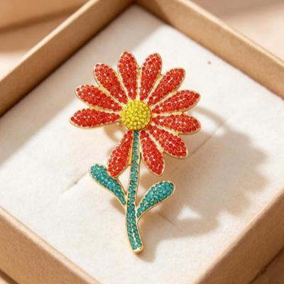 Temperament Rhinestones Flower Brooch For Women Girls Delicate Shiny Flower Lapel Pins Fashion Elegant Floral Badge