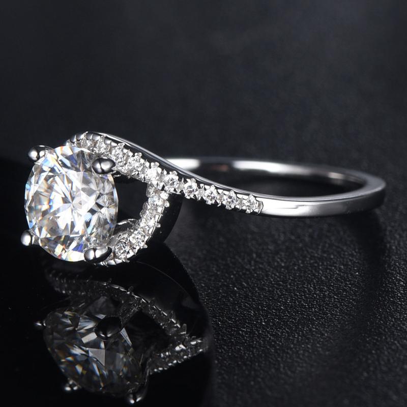 925 Sterling Silver Ring Temperament Twist Arm Round Row Diamond Ring 1 Carat Moissanite Rings For Women Bride Wedding Jewelry