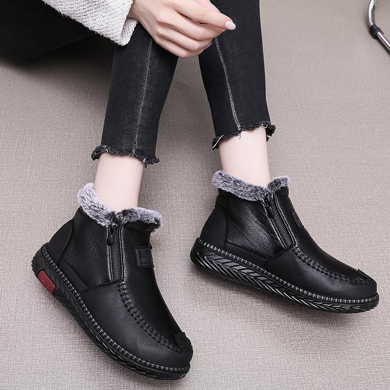 Old Beijing Cloth Shoes with Imitation Leather Surface Thickened and Velvet for The Elderly Mother's Shoes Women's Boots Winter Women's Shoes