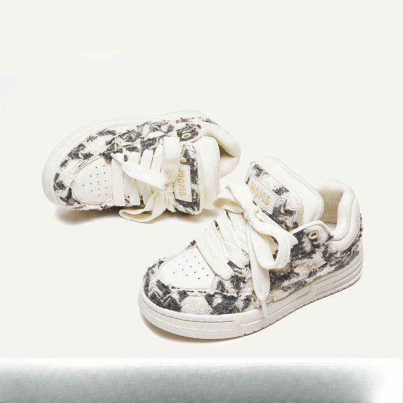Bread Shoes Height-increasing Wear-resistant Low-top Shoes Casual Shoes Sneakers and Couple Shoes Devotion