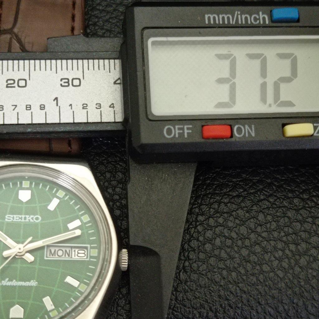 VINTAGE SEIKO AUTOMATIC 6309A JAPAN MENS GREEN COLOR DIAL WATCH A701646-5