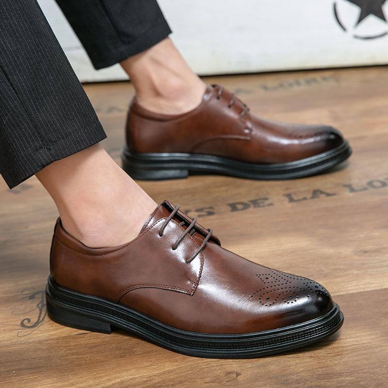 Men's Brogue Leather Shoes - Carved British Style for Spring/Autumn, Suitable for Business, Casual, and Wedding Events.