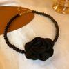 Pearl Flower Geometric Necklace - French Retro Clavicle Chain with Versatile Design