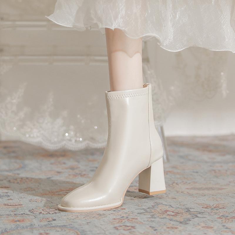 Stiefel mit grobem Absatz für Damen, Herbst und Winter 2025, neues Internet-Berühmtheits-Explosionsmodell, vielseitig, schlicht, eckige Spitze, hoher Absatz, dünn, elastisch, kurzer Stiefel