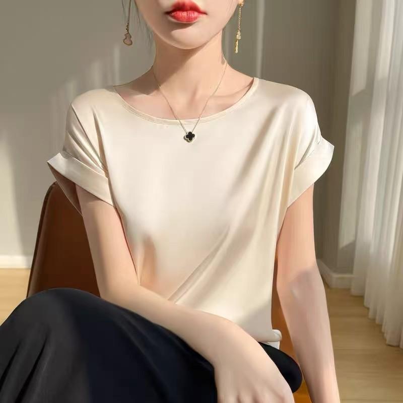 Damen Kurzarm-T-Shirt aus Seidensatin, Rundhalsausschnitt, Unifarben, Lockere Passform, Vielseitig, Schlankmachendes Drapier-Design