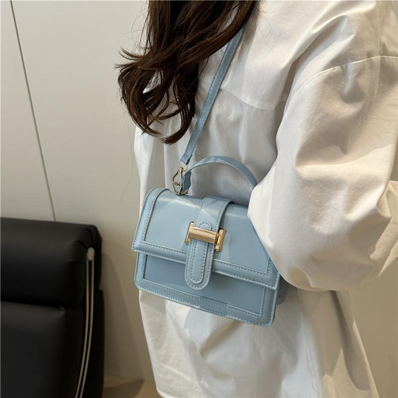 French Niche Design Portable Small Bag Women's 2025 New Trendy and Versatile Ins Texture Commuter Shoulder Messenger Bag