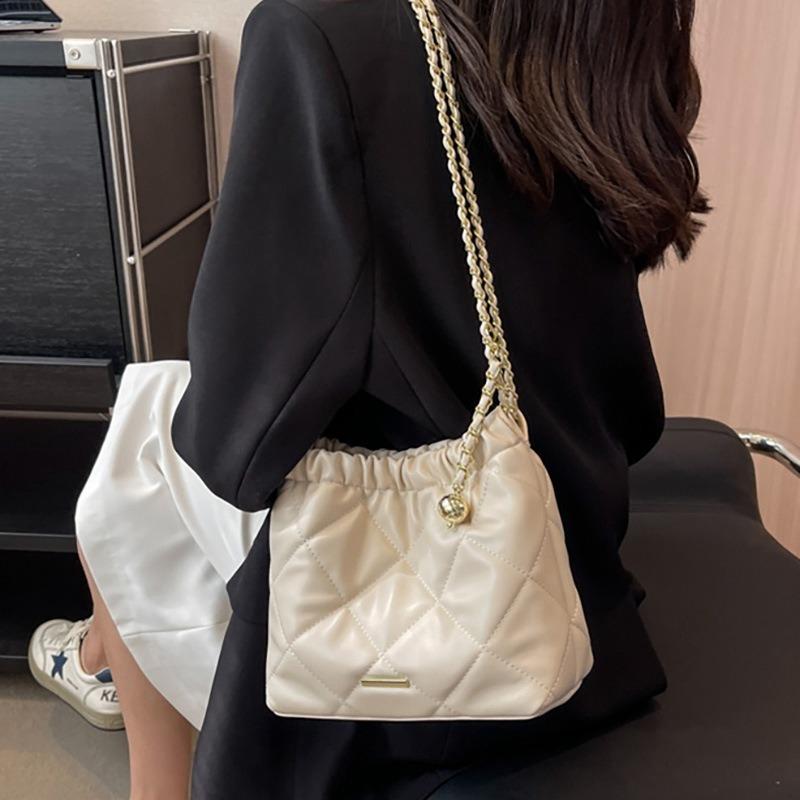 Bucket Bag New Autumn and Winter Fashion Messenger Bag Women's Bag High-end Diamond Chain Shoulder Bag Luggage