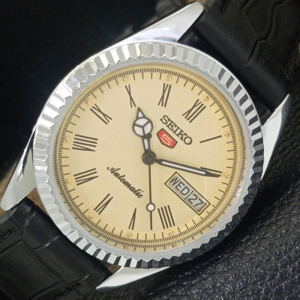 

JAPAN VINTAGE REFURBISHED SEIKO 5 AUTOMATIC ROMAN FIGURE MENS WATCH a442076-1