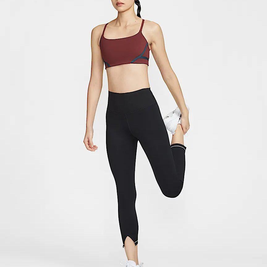 Nike Ein umwandelbarer Damen-Sport-BH mit leichtem Halt und leichter Polsterung HF5367-619