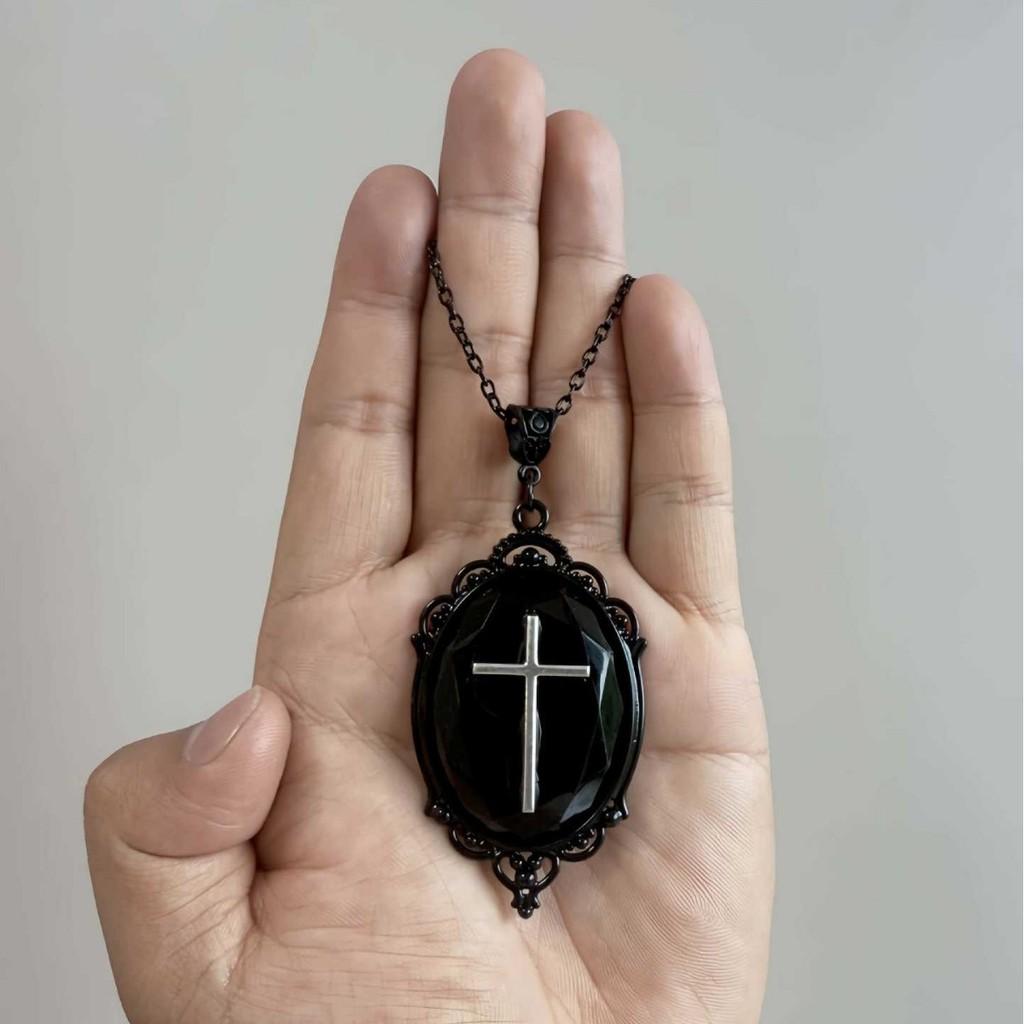Gothic Style Alloy Necklace With Baroque Cross Pendant For Women Summer Fashion