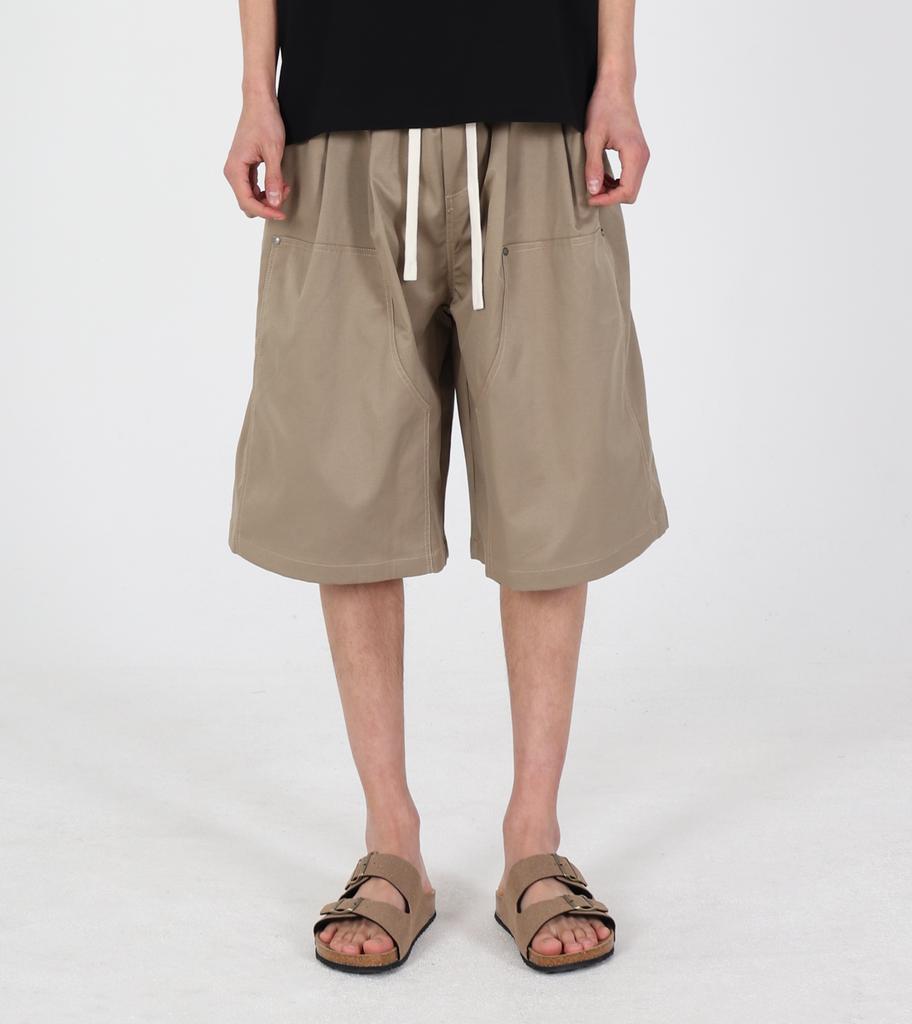 Beoteunseoul Double-Pleat Front Cargo Wide Bermuda Pants (Beige)
