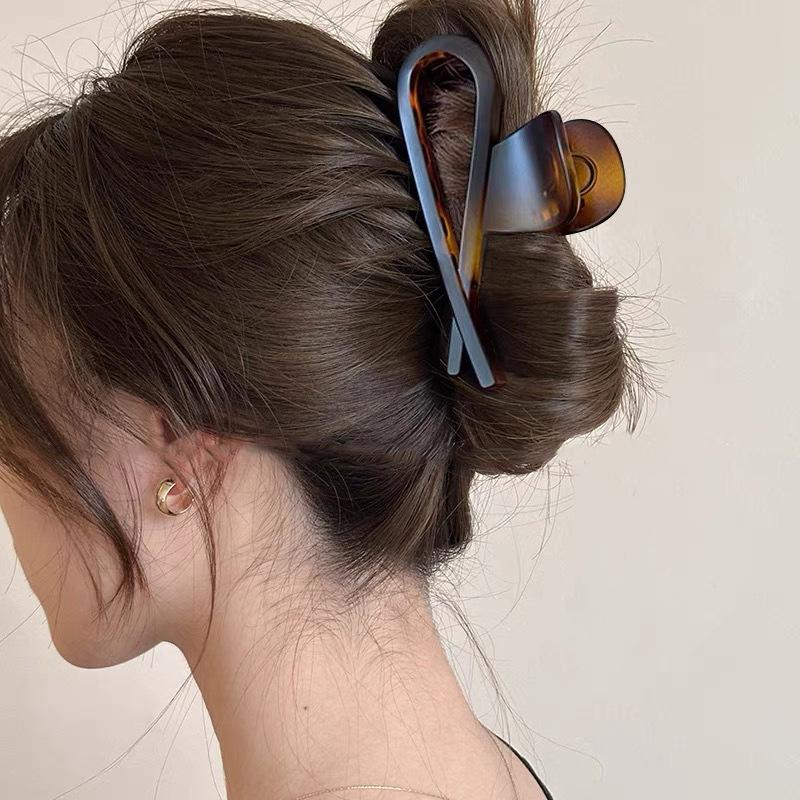 Retro Acrylic Shark Hair Clip for Women, High-End Back Head Hair Claw, 2025 New Temperament Design Hair Accessory