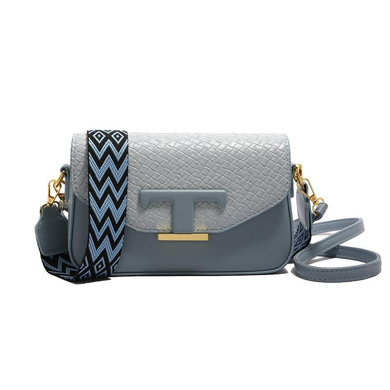 Bag women's summer new messenger bag niche design shoulder portable small square bag casual work small bag