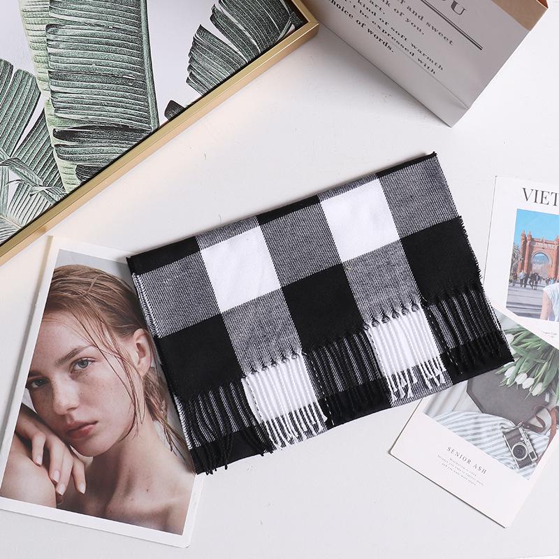 צעיף משבצות לסתיו וחורף: קשמיר חיקוי איכותי, רב-תכליתי וחם לגברים ונשים.