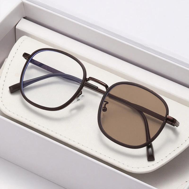 New Retro Photochromic Myopia Glasses for Women Men Large Frame Anti Blue Light Color Changing Sunglasses with Diopter 0 To -4.0
